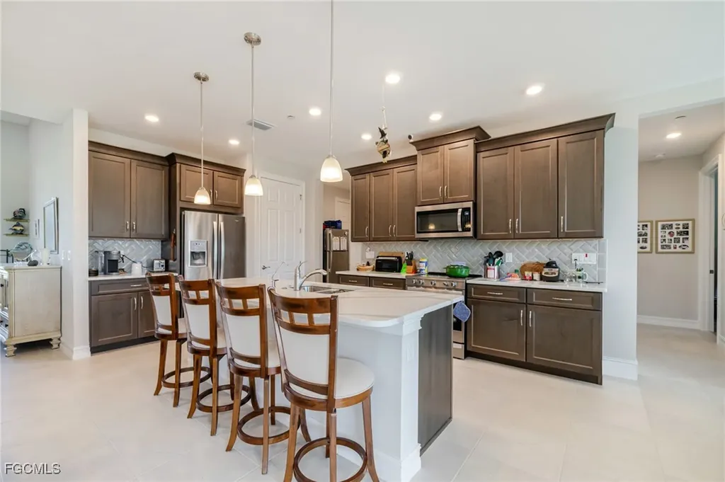 2140 Hickeys Creekside Drive Alva FL 33920