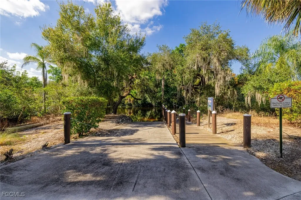 2140 Hickeys Creekside Drive Alva FL 33920