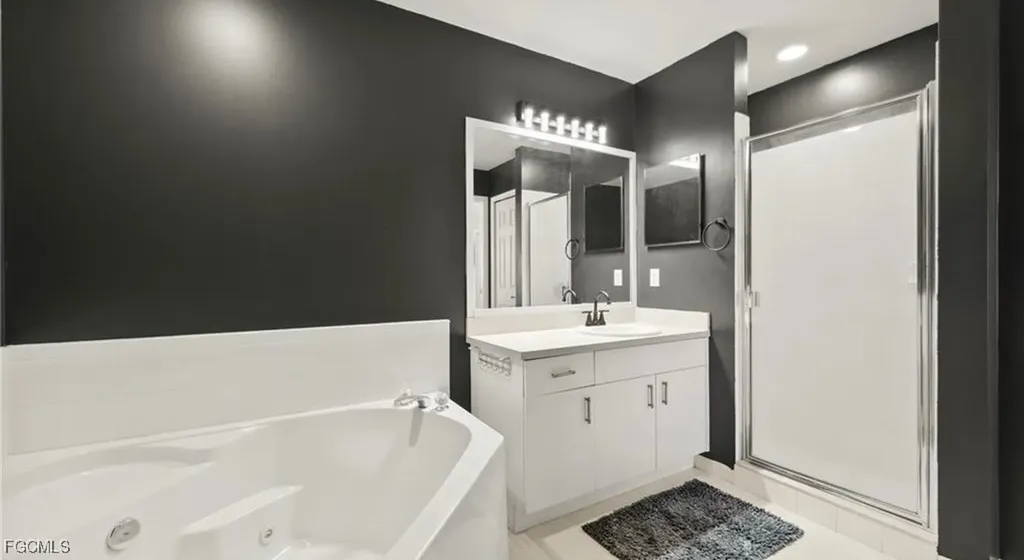 1915 SW 2nd Street Cape Coral FL 33991