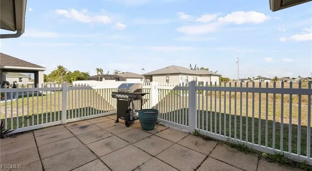 1915 SW 2nd Street Cape Coral FL 33991