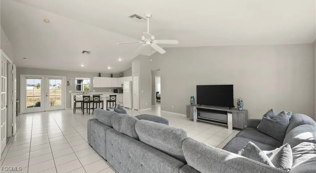 1915 SW 2nd Street Cape Coral FL 33991