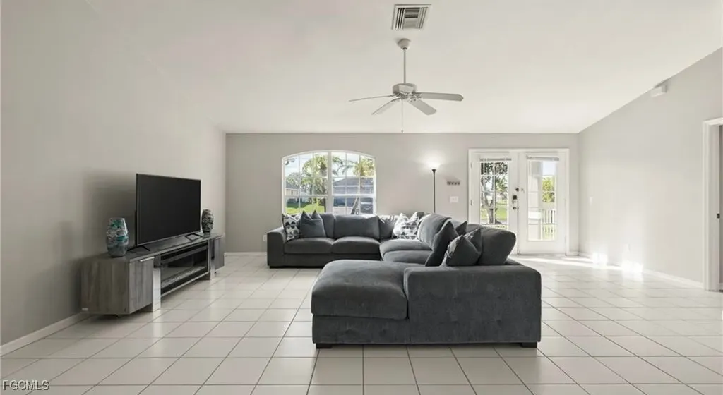 1915 SW 2nd Street Cape Coral FL 33991