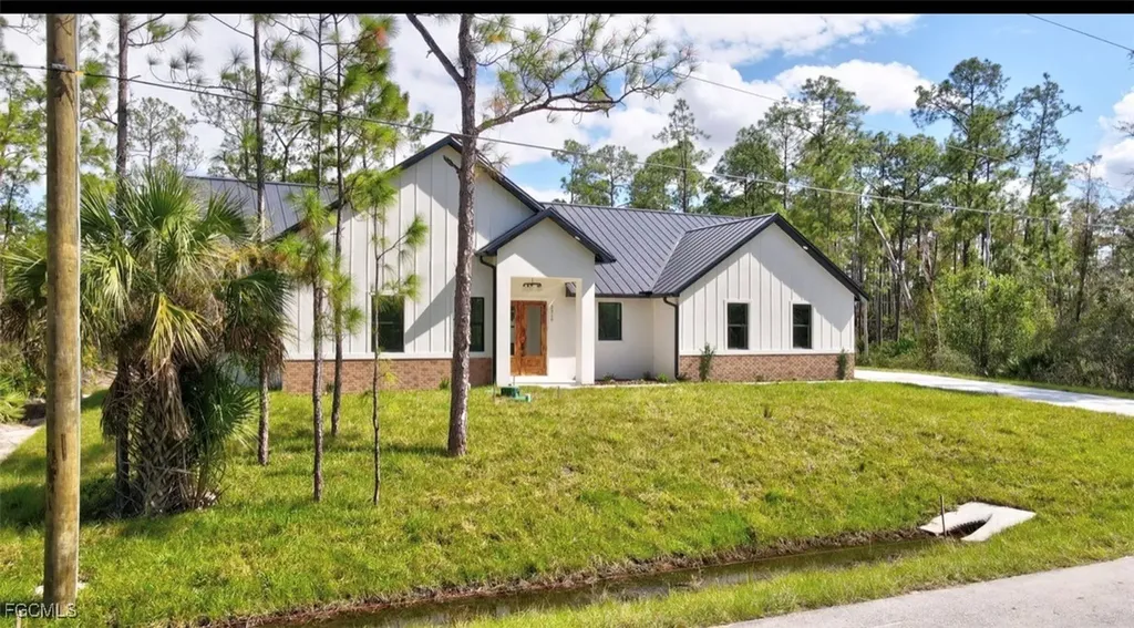 2310 Columbus Avenue Alva FL 33920