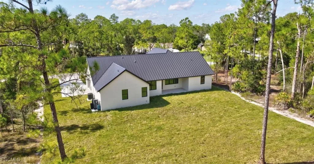 2310 Columbus Avenue Alva FL 33920