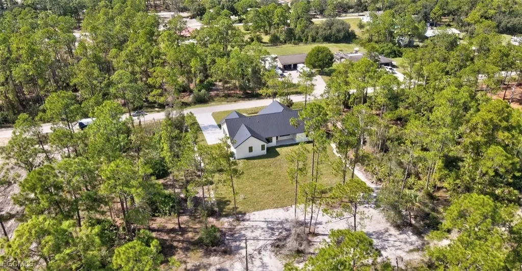 2310 Columbus Avenue Alva FL 33920