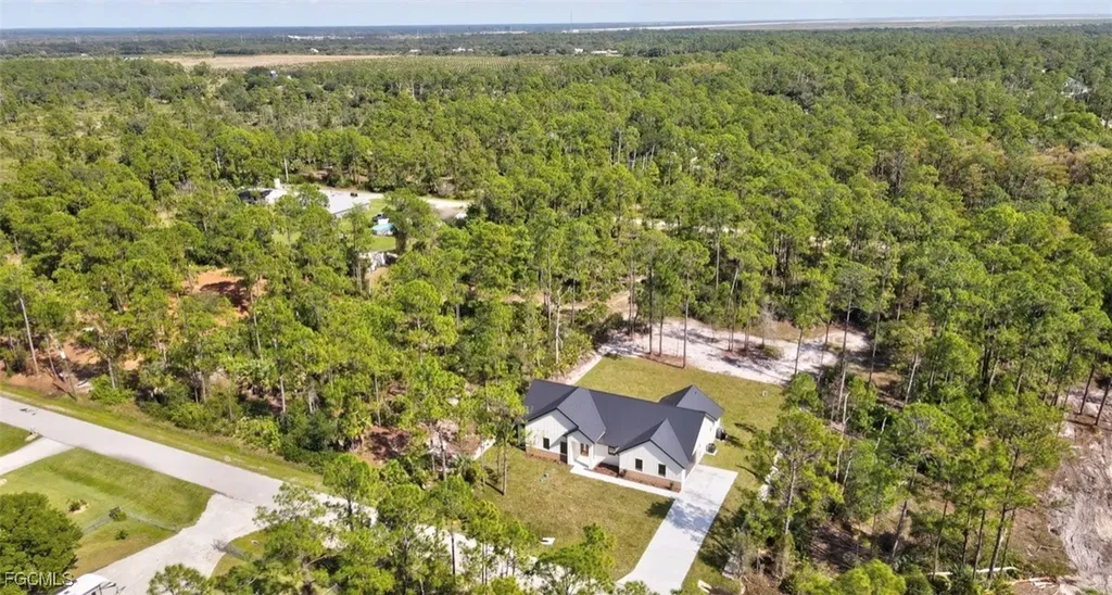 2310 Columbus Avenue Alva FL 33920