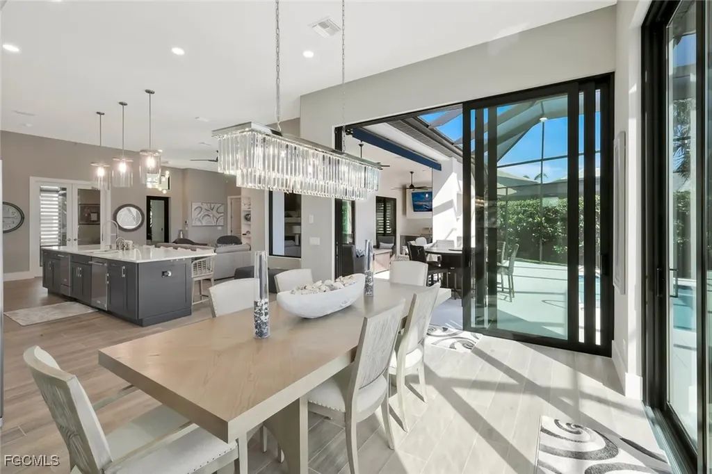 1812 Lagoon Lane Cape Coral FL 33914