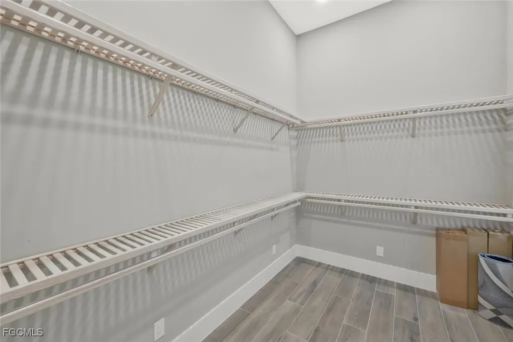 1812 Lagoon Lane Cape Coral FL 33914