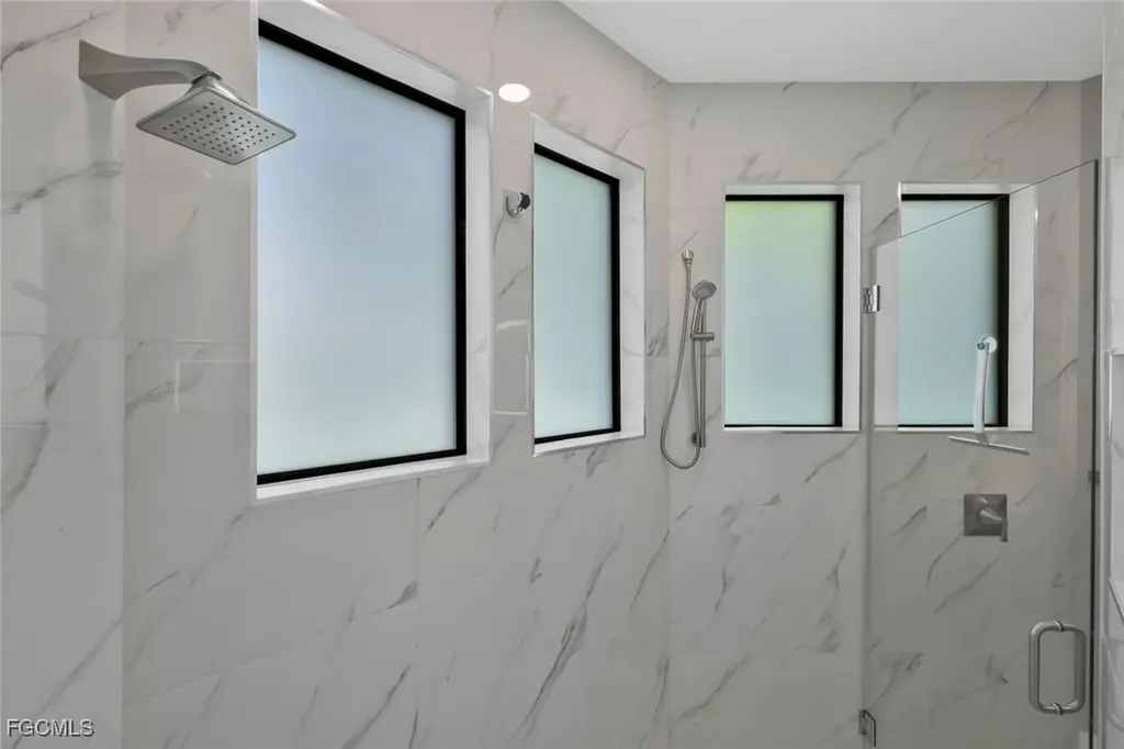 1812 Lagoon Lane Cape Coral FL 33914