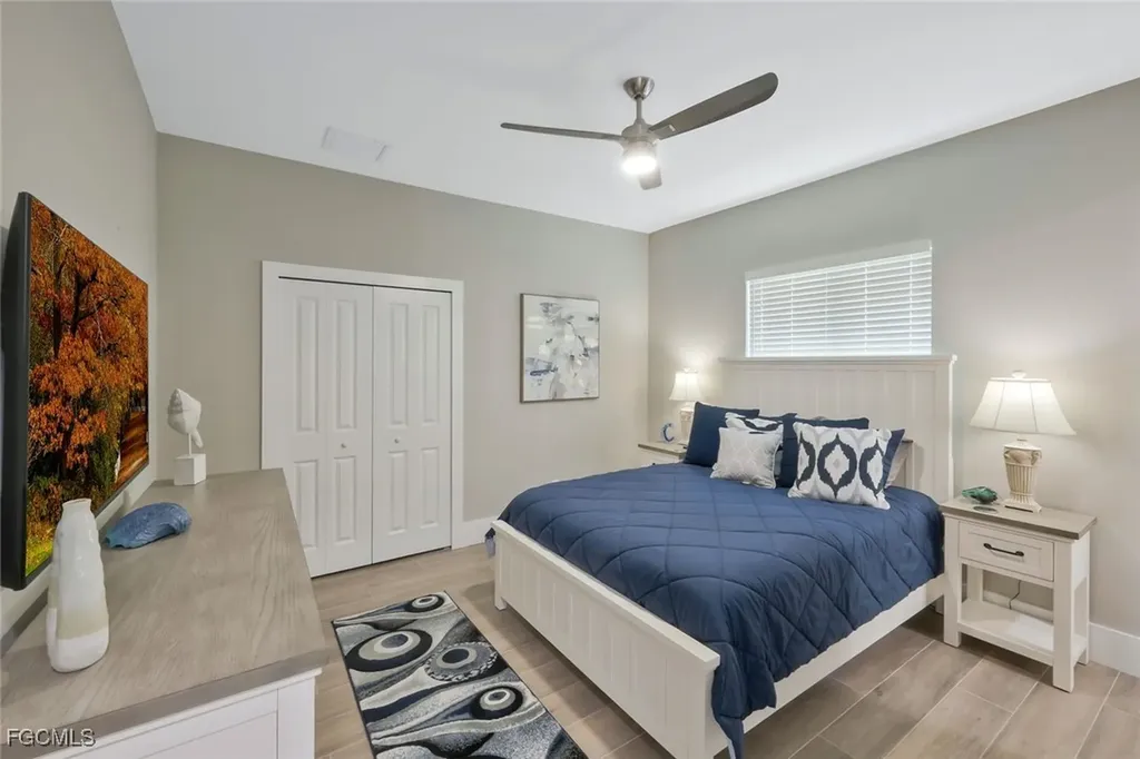 1812 Lagoon Lane Cape Coral FL 33914