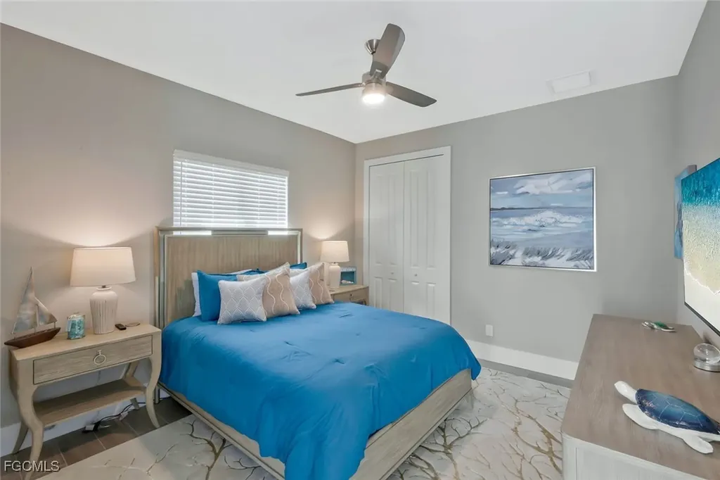 1812 Lagoon Lane Cape Coral FL 33914