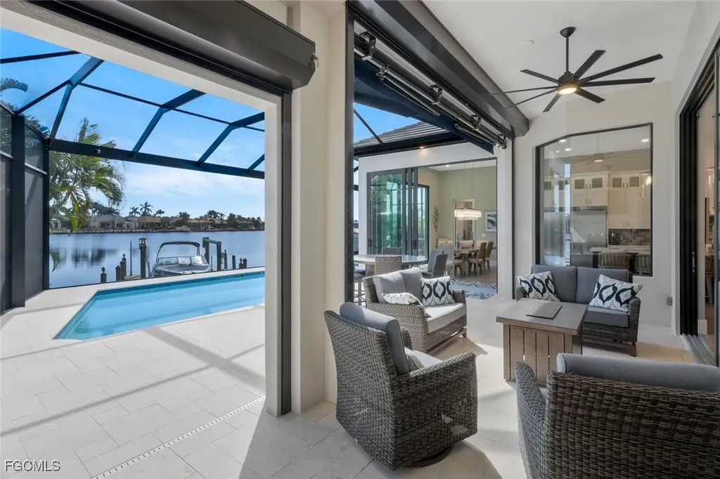 1812 Lagoon Lane Cape Coral FL 33914