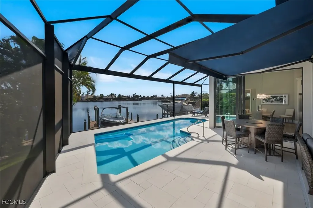 1812 Lagoon Lane Cape Coral FL 33914