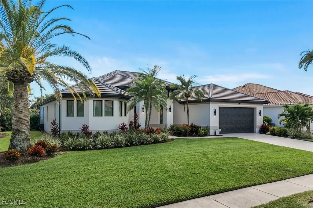 1812 Lagoon Lane Cape Coral FL 33914