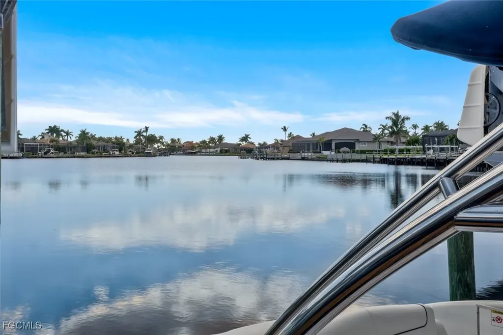 1812 Lagoon Lane Cape Coral FL 33914