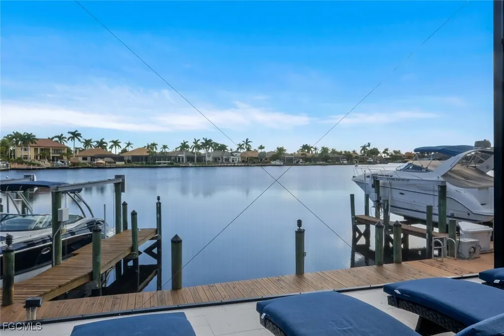 1812 Lagoon Lane Cape Coral FL 33914