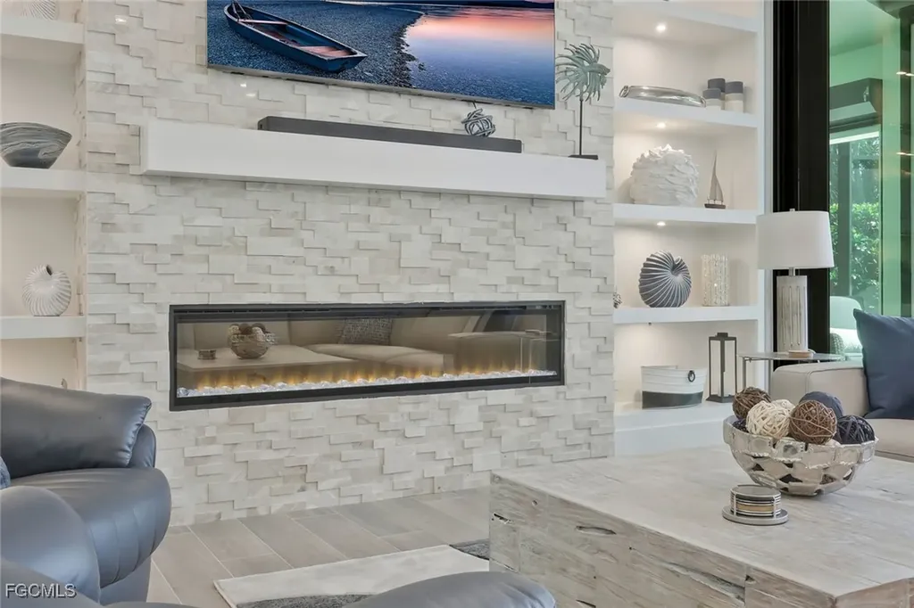 1812 Lagoon Lane Cape Coral FL 33914