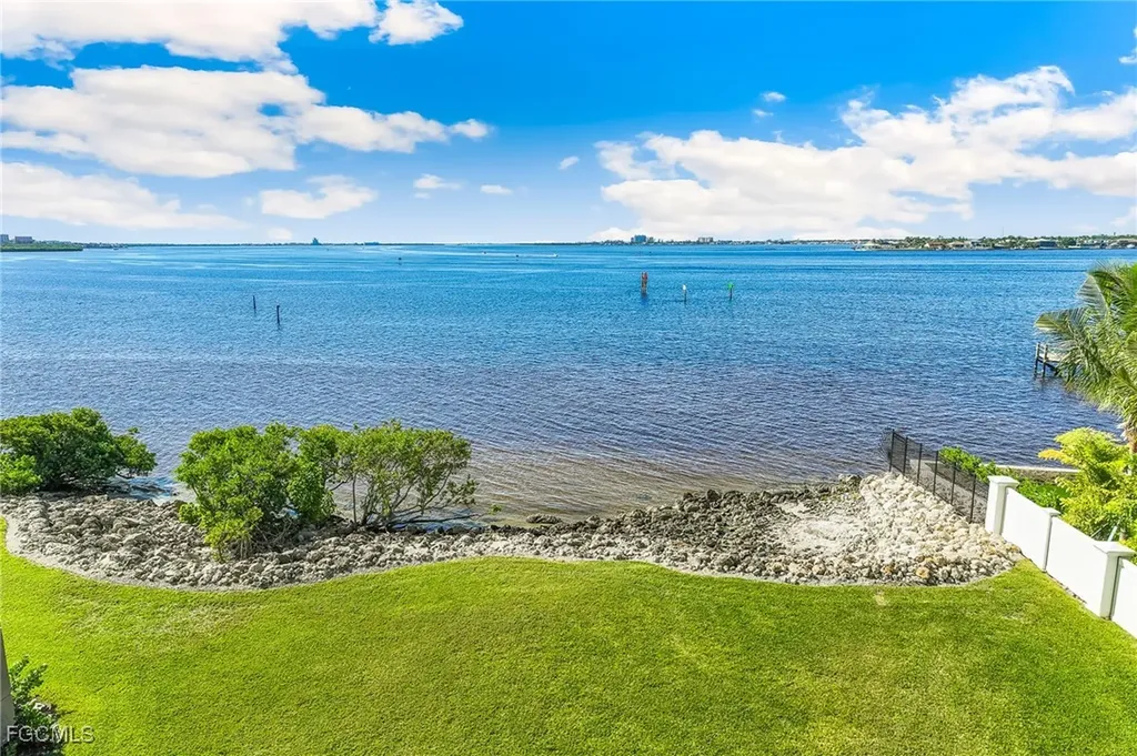 14200 Royal Harbour Court Fort Myers FL 33908