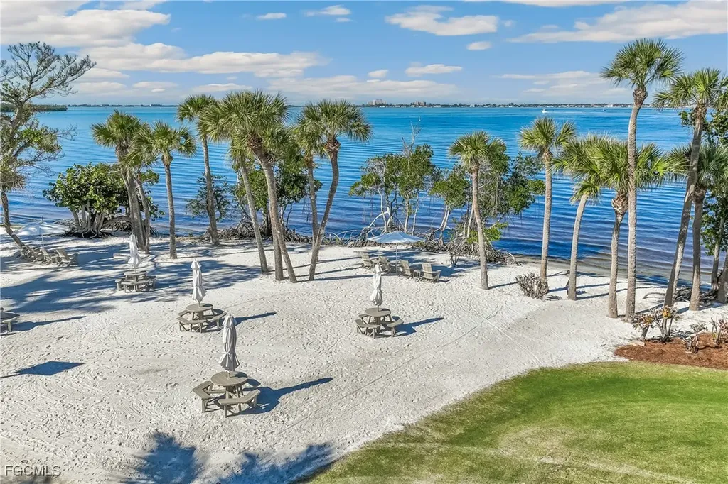 14200 Royal Harbour Court Fort Myers FL 33908