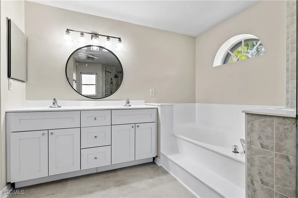 1125 SW 52nd Street Cape Coral FL 33914