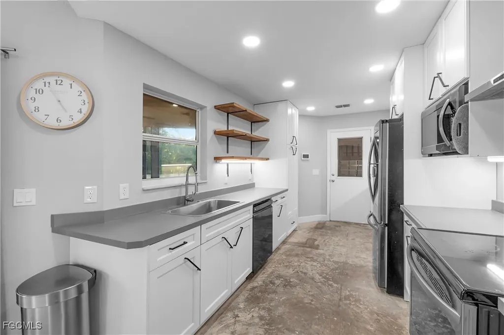 6049 Stratton Road Fort Myers FL 33905