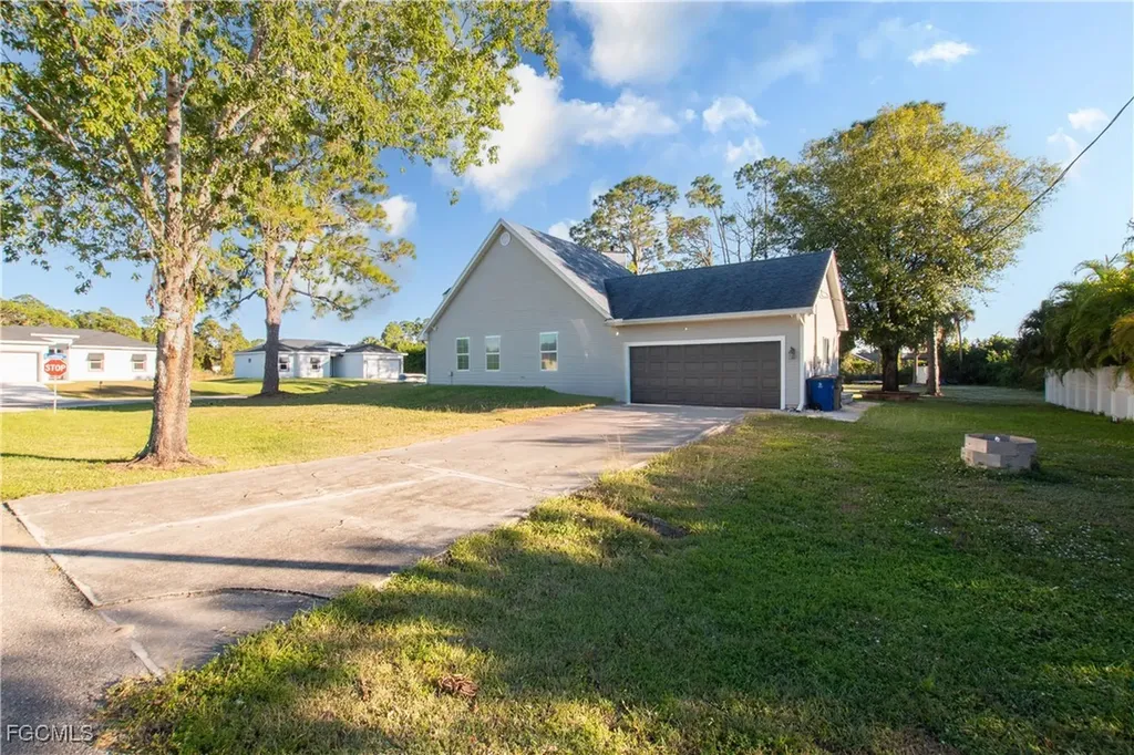 6049 Stratton Road Fort Myers FL 33905