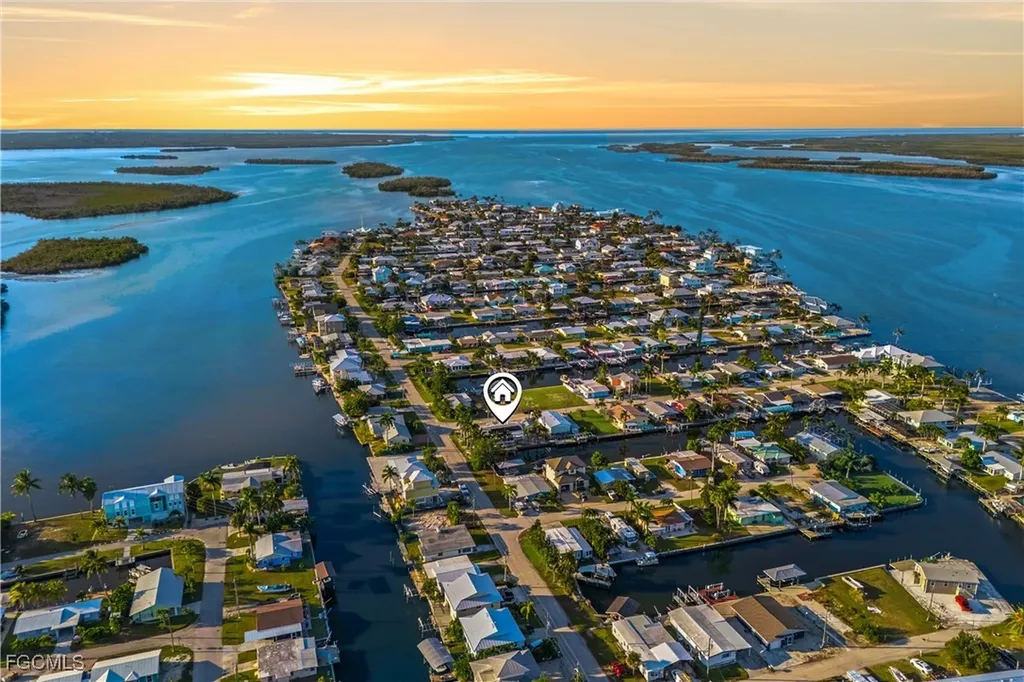 2631 Bayshore Drive Matlacha FL 33993