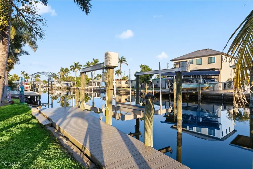 2631 Bayshore Drive Matlacha FL 33993