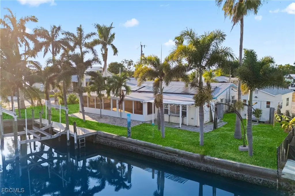 2631 Bayshore Drive Matlacha FL 33993
