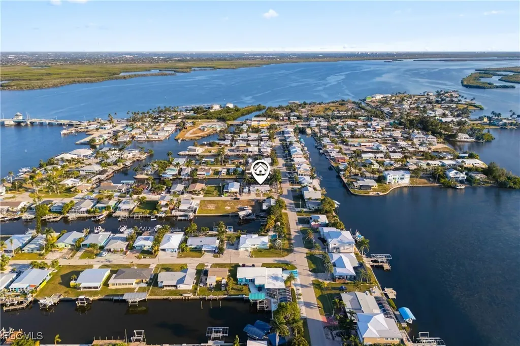 2631 Bayshore Drive Matlacha FL 33993