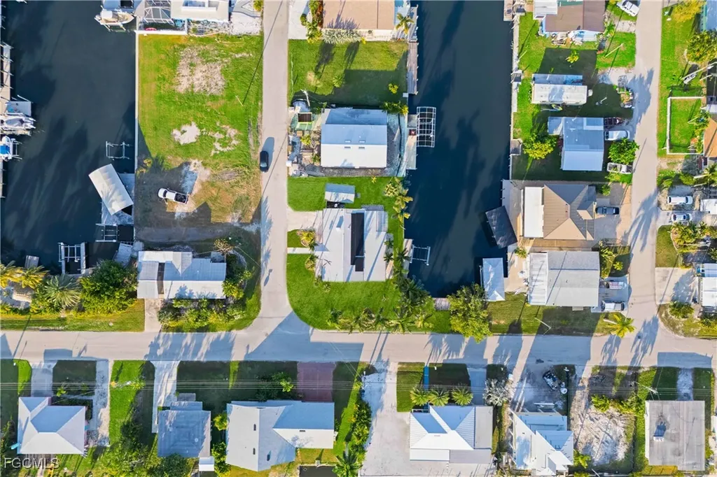2631 Bayshore Drive Matlacha FL 33993