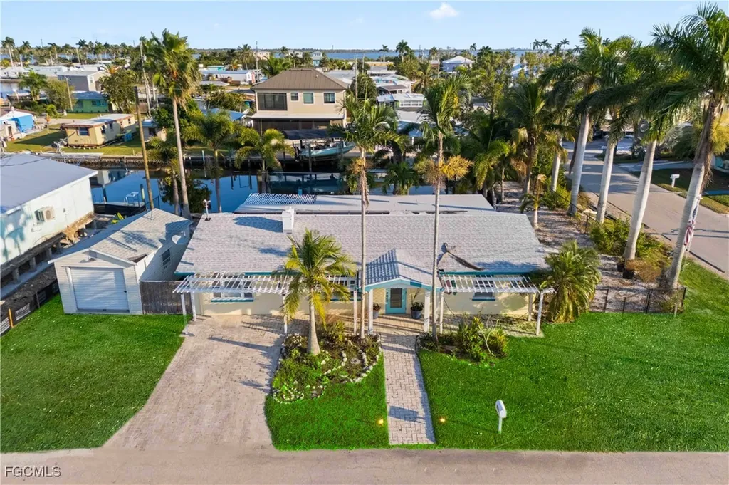 2631 Bayshore Drive Matlacha FL 33993