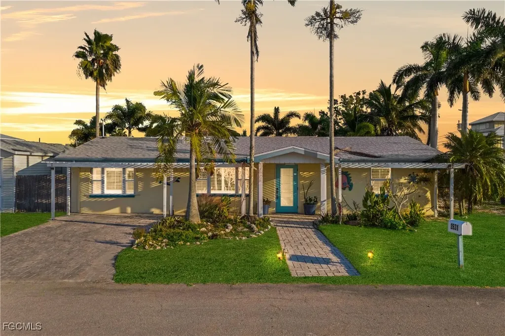 2631 Bayshore Drive Matlacha FL 33993