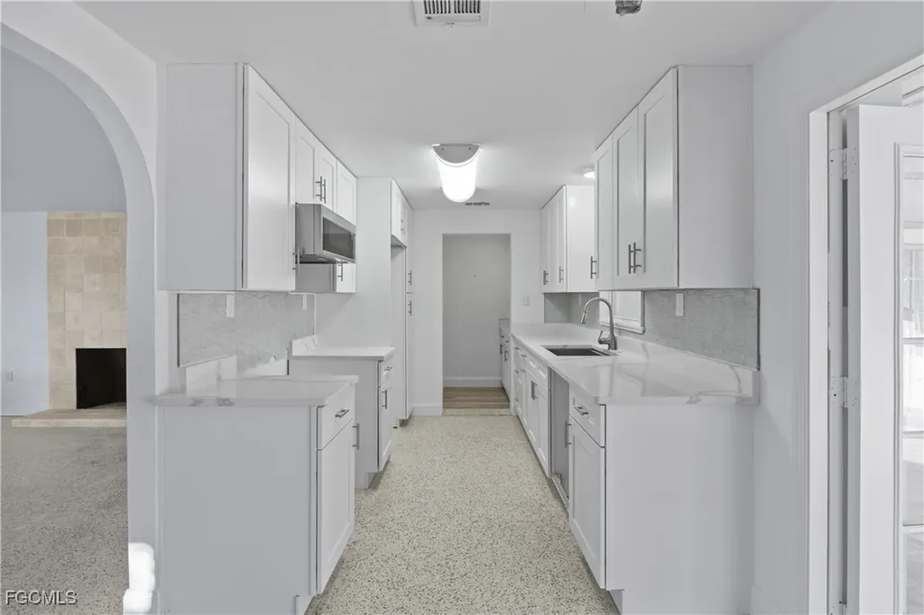 2631 Bayshore Drive Matlacha FL 33993