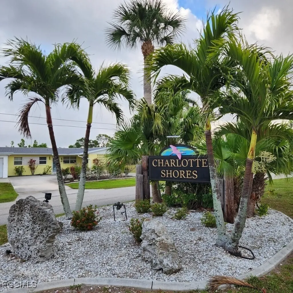5653 Genesee Parkway Bokeelia FL 33922