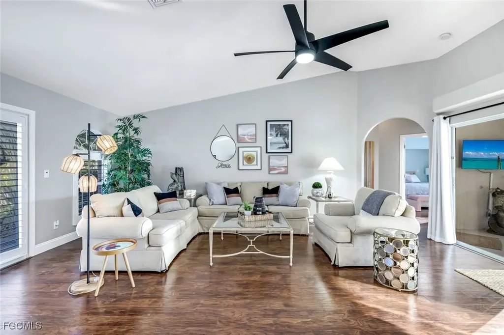 4934 SW 2nd Place Cape Coral FL 33914