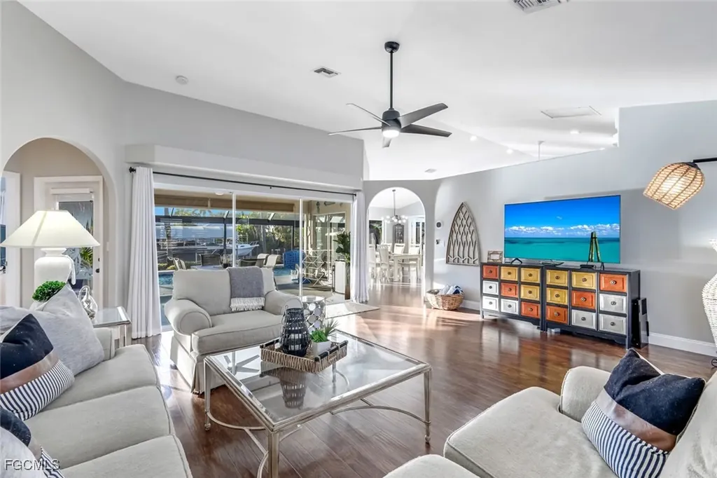 4934 SW 2nd Place Cape Coral FL 33914