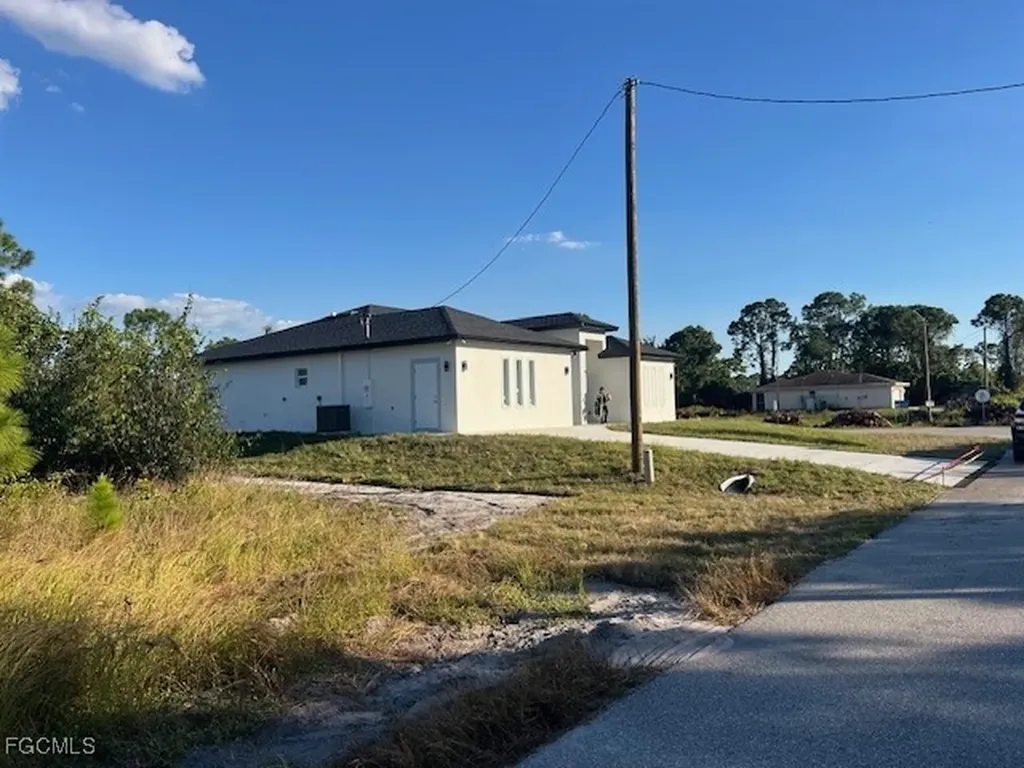 711 Da Vinci Avenue S Lehigh Acres FL 33974