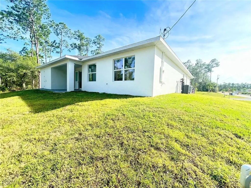 3601 E 9th Street Lehigh Acres FL 33972