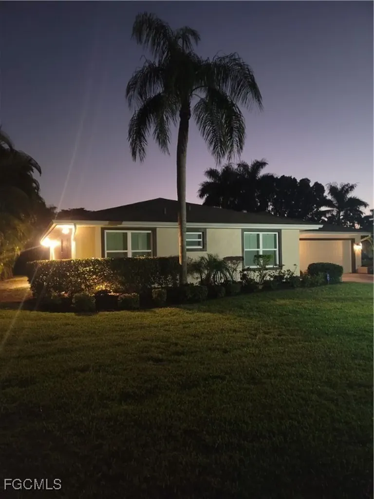 1584 Woodwind Court Fort Myers FL 33919