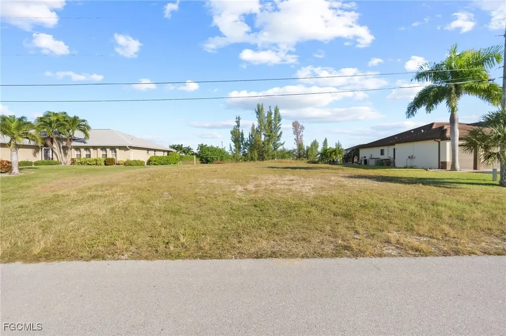 1613 SW 28th Terrace Cape Coral FL 33914