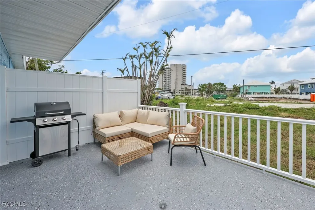 113-119 Fairweather Lane Fort Myers Beach FL 33931