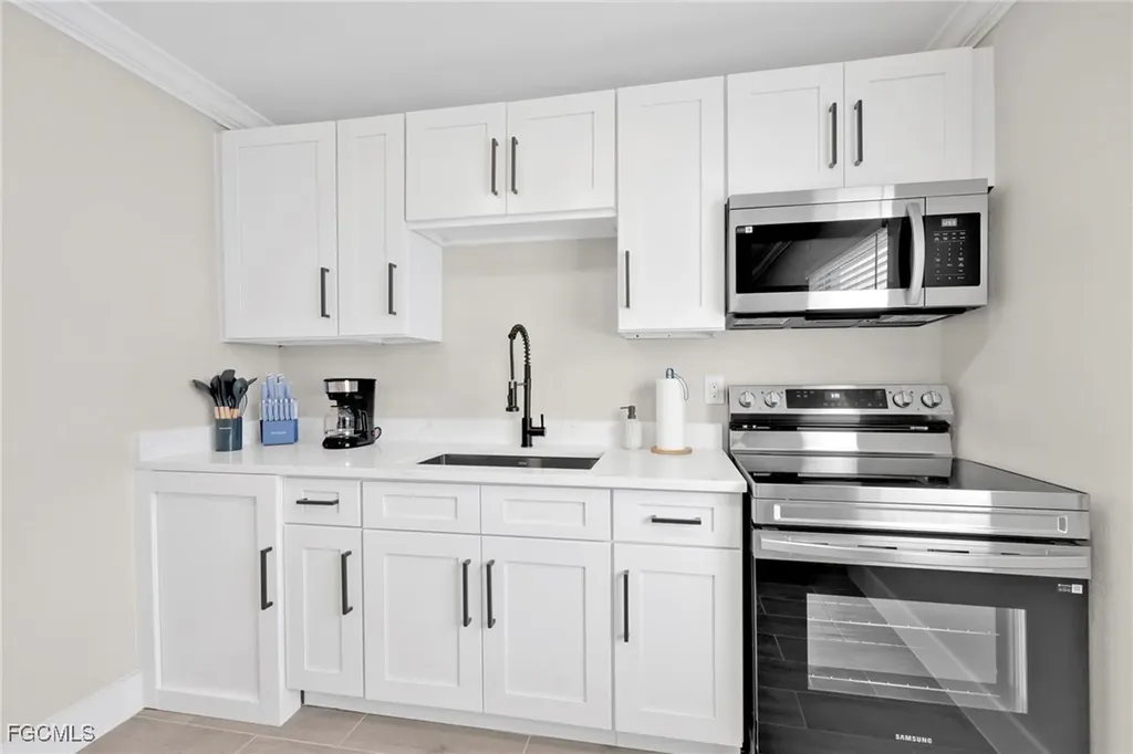 113-119 Fairweather Lane Fort Myers Beach FL 33931