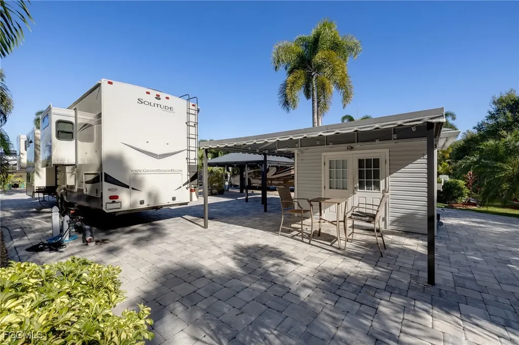 5846 Burrwood Court E Fort Myers FL 33905