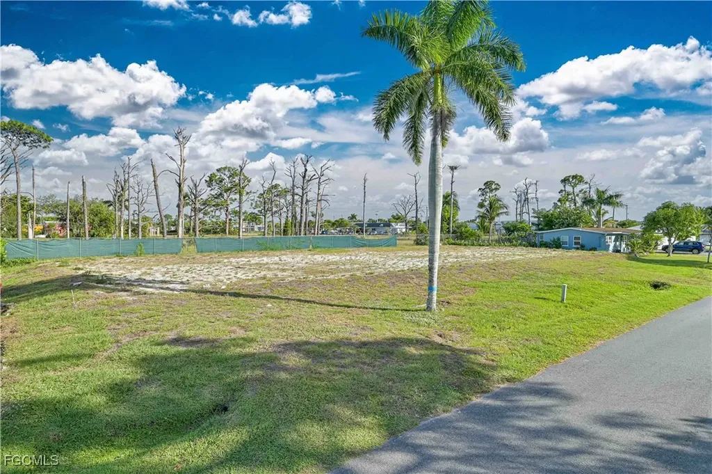 7168 Vassar Drive Fort Myers FL 33908