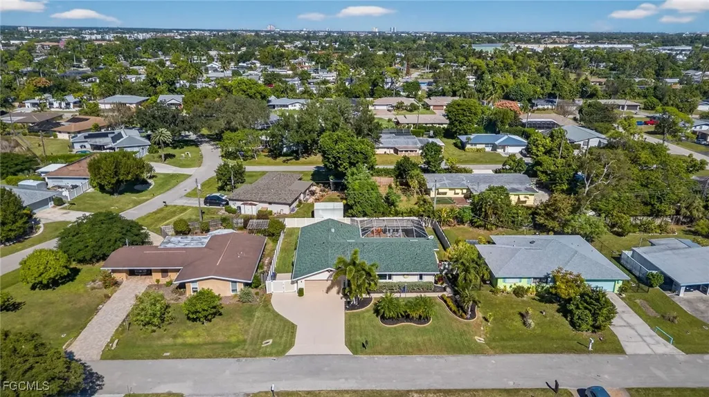 2243 Flora Avenue Fort Myers FL 33907