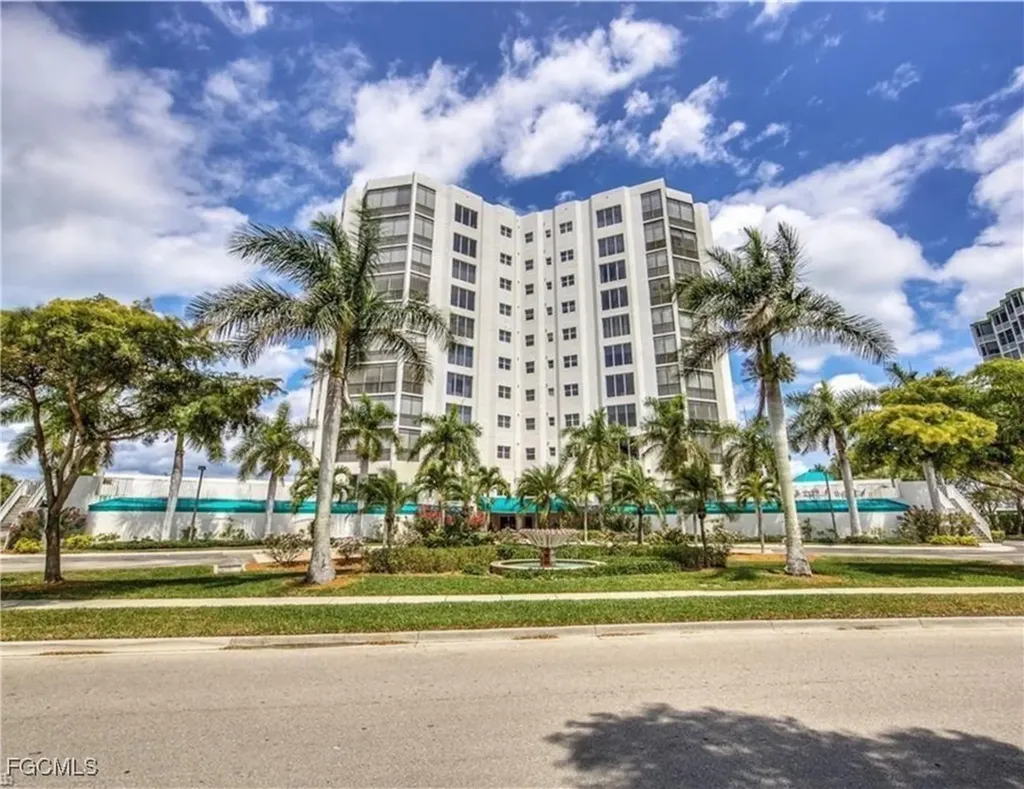 Fort Myers Beach FL, 4183 Bay Beach Lane, Unit 366