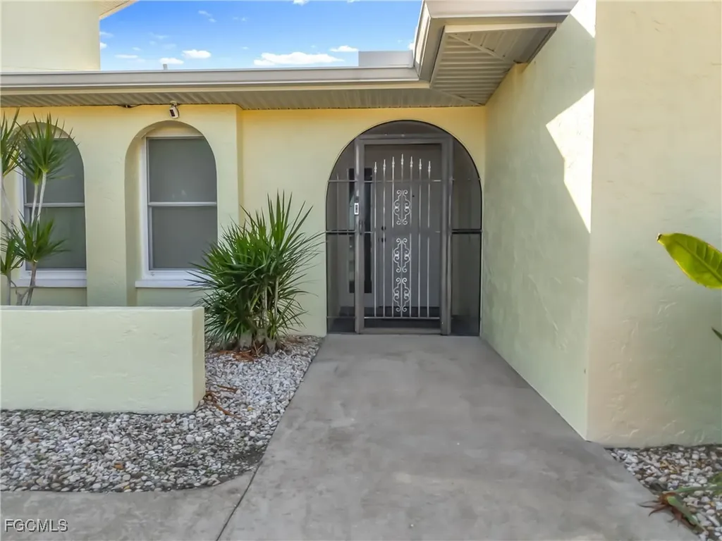 144 SW 38th Terrace Cape Coral FL 33914
