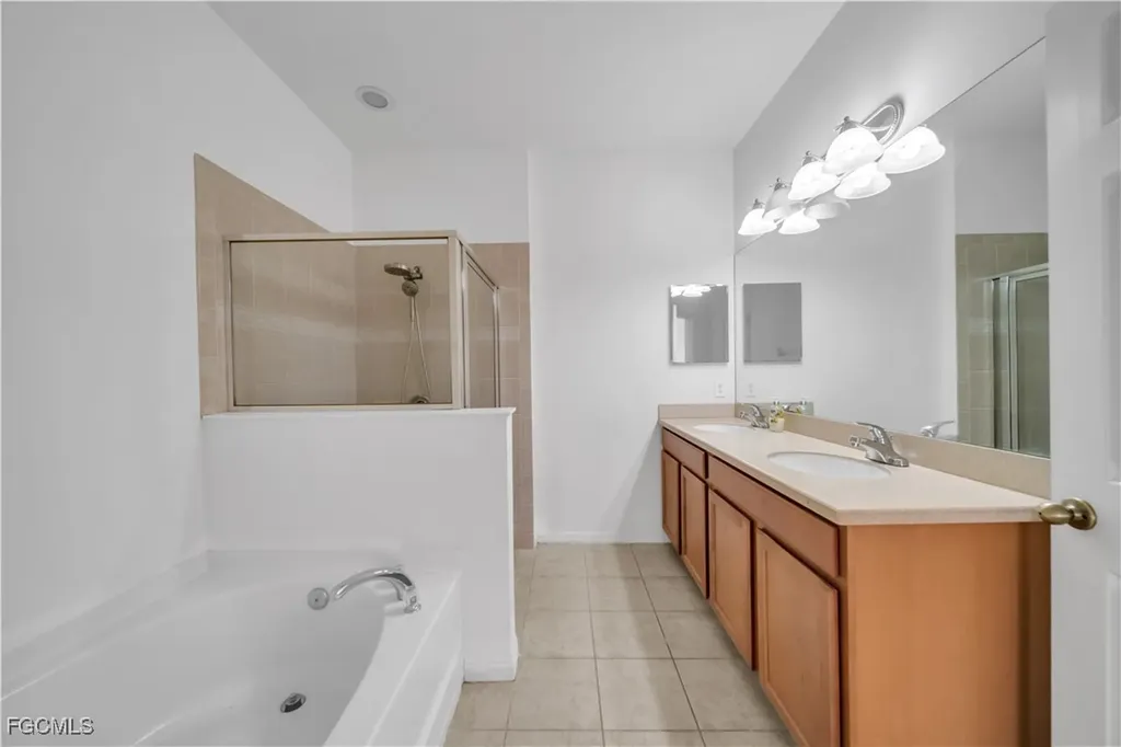 8125 Silver Birch Way Lehigh Acres FL 33971
