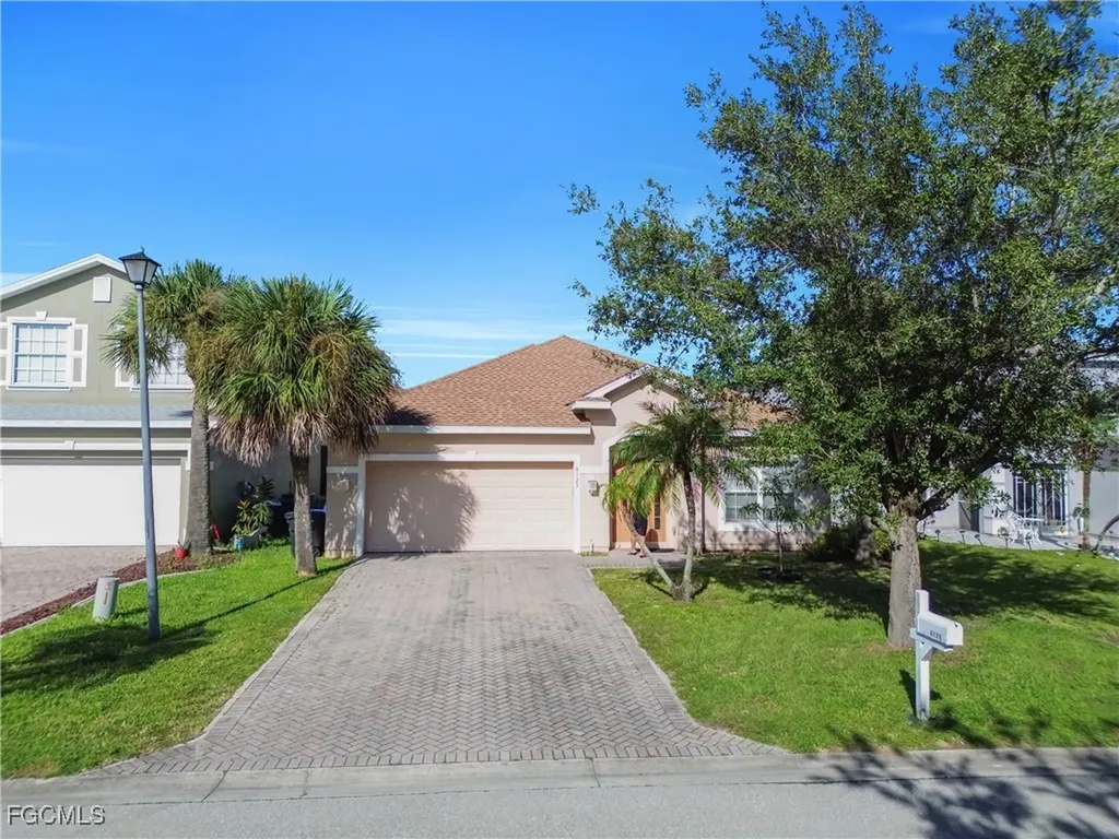 8125 Silver Birch Way Lehigh Acres FL 33971